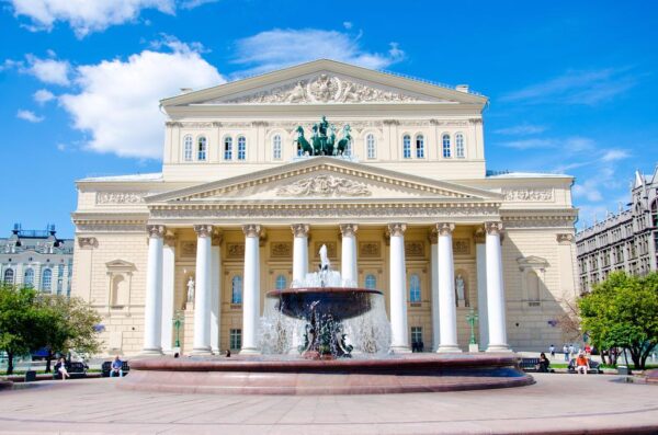 П.Клодт.Квадрига Аполлона на фасаде Большого театра.Москва.1856